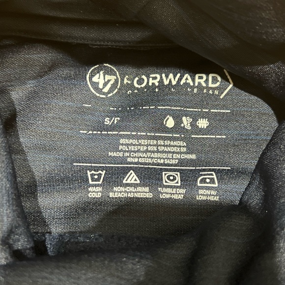 47 Brand Crowl Neck New England Patriots Hoodie - Picture 6 of 6